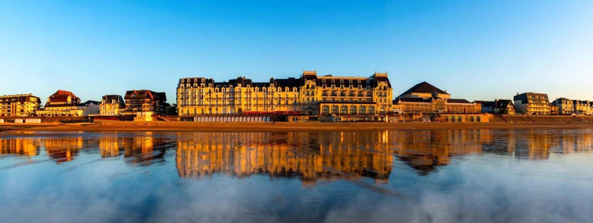 La Maison Du Pays D'Auge Troarn 外观 照片